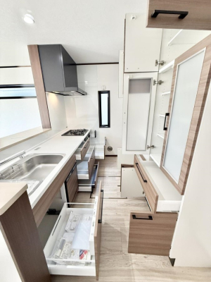 �L�b�`�� �������Ƒ����J��[�߂�A������̂���L�b�`��