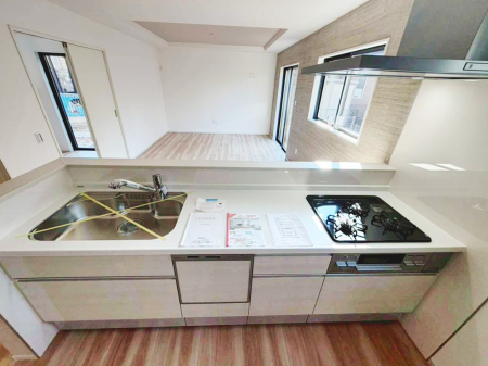 �L�b�`�� �����������������Ԃ����܂��A�Ί炠�ӂ��L�b�`��