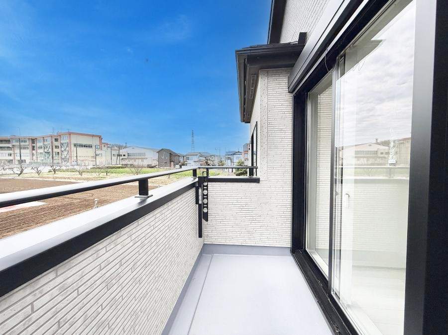 �o���R�j�[ ������ �G�߂̈ڂ낢����������J���I�ȋ�Ԃł�