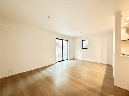 ���r���O ����