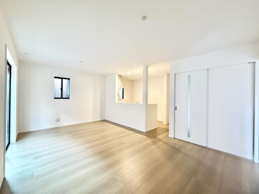 ���r���O ����