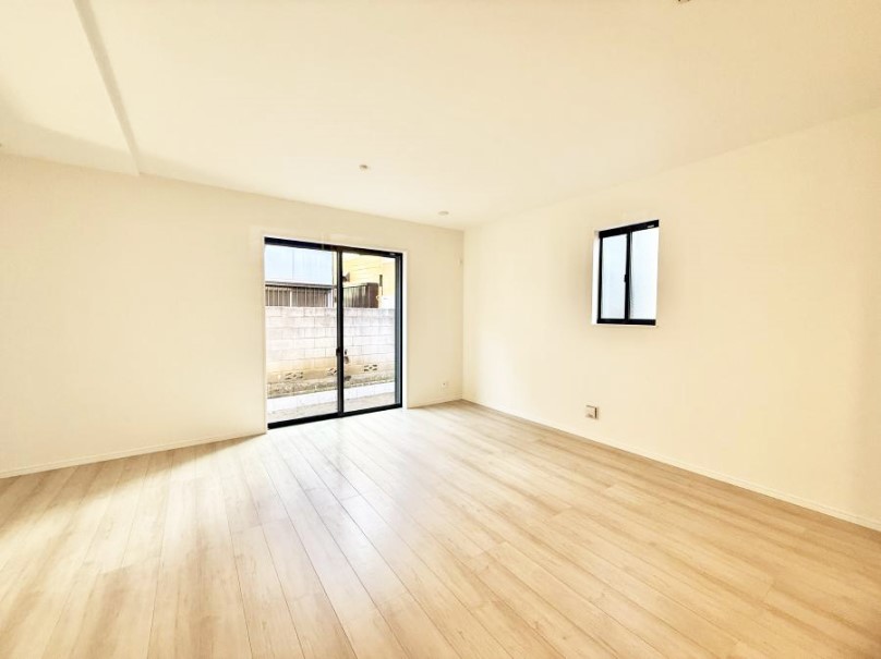 ���r���O ���������R�Ɖ�b�����܂��A�S�n�悢�ЂƂƂ�