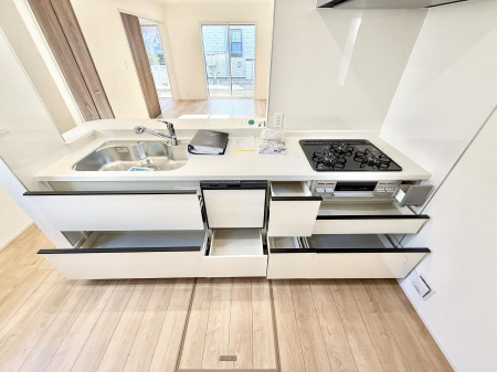 �L�b�`�� �������Ƒ����J��[�߂�A������̂���L�b�`��