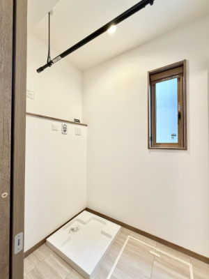 ���̑����� �ݔ����V��⎞�Ԃ��C�ɂ������󕨂������A���O������ߗނ����܂��B