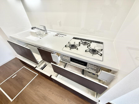 Lb` ƑƂȂAR~jP[V̏