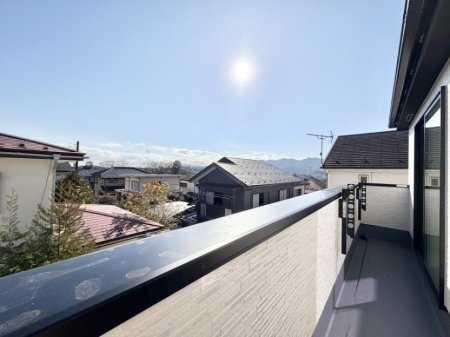 �o���R�j�[ ������ �G�߂̈ڂ낢����������J���I�ȋ�Ԃł�