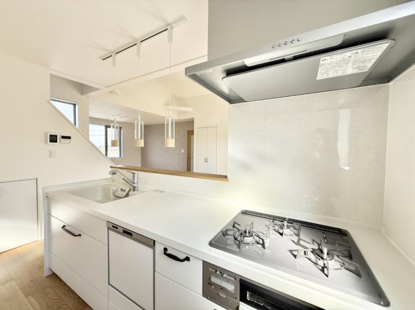 �L�b�`�� ���������y���݂ƐH�ׂ�K����͂���L�b�`��