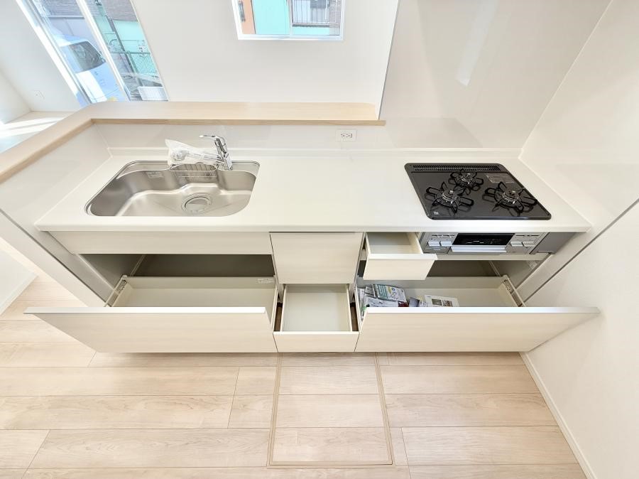 �L�b�`�� �������Ƒ����J��[�߂�A������̂���L�b�`��