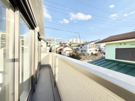 �o���R�j�[ ������ �G�߂̈ڂ낢����������J���I�ȋ�Ԃł�