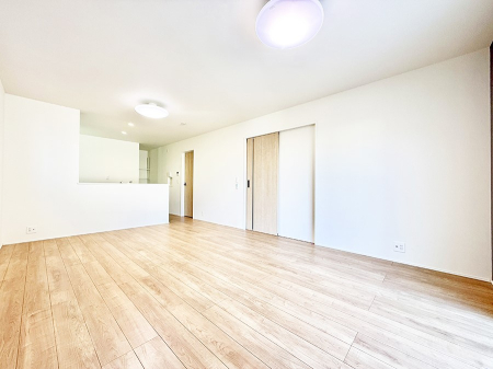 ���r���O ���������S�n�̂����A���z�̃��r���O