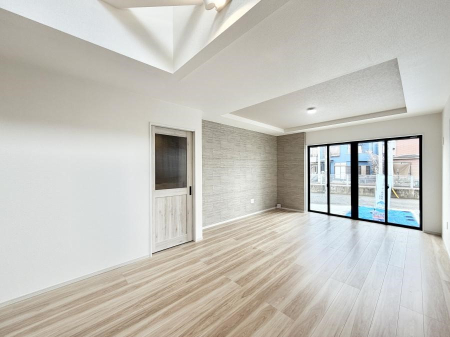 ���r���O ���������S�n�̂����A���z�̃��r���O