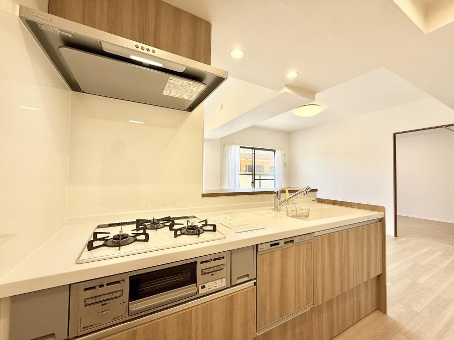 �L�b�`�� �����������������Ԃ����܂��A�Ί炠�ӂ��L�b�`��