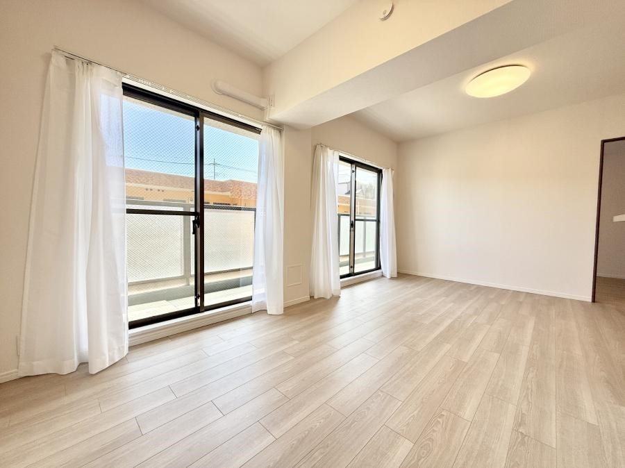 ���r���O �����������������Ɠ��ʂɂ���A�e���̋��