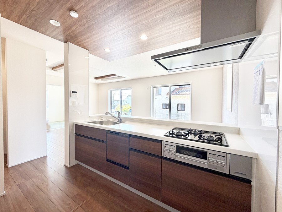 �L�b�`�� �����������������Ԃ����܂��A�Ί炠�ӂ��L�b�`��