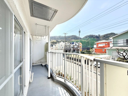 �o���R�j�[ ������ �G�߂̈ڂ낢����������J���I�ȋ�Ԃł�