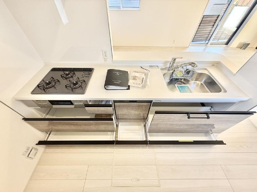 �L�b�`�� �����������������Ԃ����܂��A�Ί炠�ӂ��L�b�`��