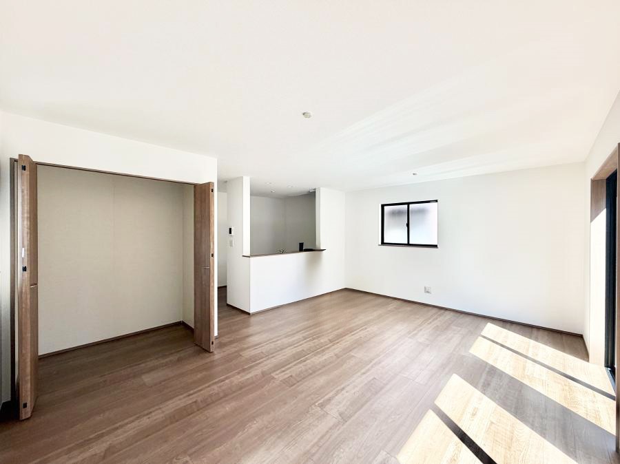 ���r���O ���������R�Ɖ�b�����܂��A�S�n�悢�ЂƂƂ�