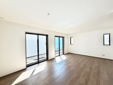 ���r���O ���������났�ƏΊ炪�W�܂�A�S���܂郊�r���O