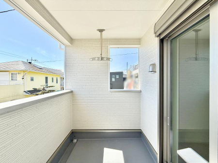 �o���R�j�[ ������ ���R��g�߂Ɋ�����A�J���I�ȃo���R�j�[