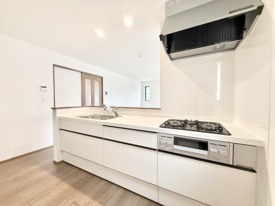 �L�b�`�� �����������������Ԃ����܂��A�Ί炠�ӂ��L�b�`��