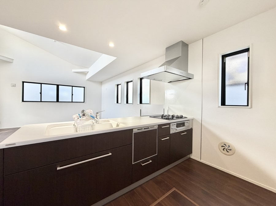 �L�b�`�� ���������y���݂ƐH�ׂ�K����͂���L�b�`��