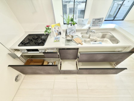 �L�b�`�� �������Ƒ����J��[�߂�A������̂���L�b�`��