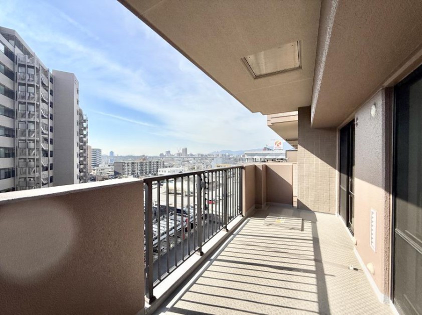 �o���R�j�[ ������ ���R��g�߂Ɋ�����A�J���I�ȃo���R�j�[