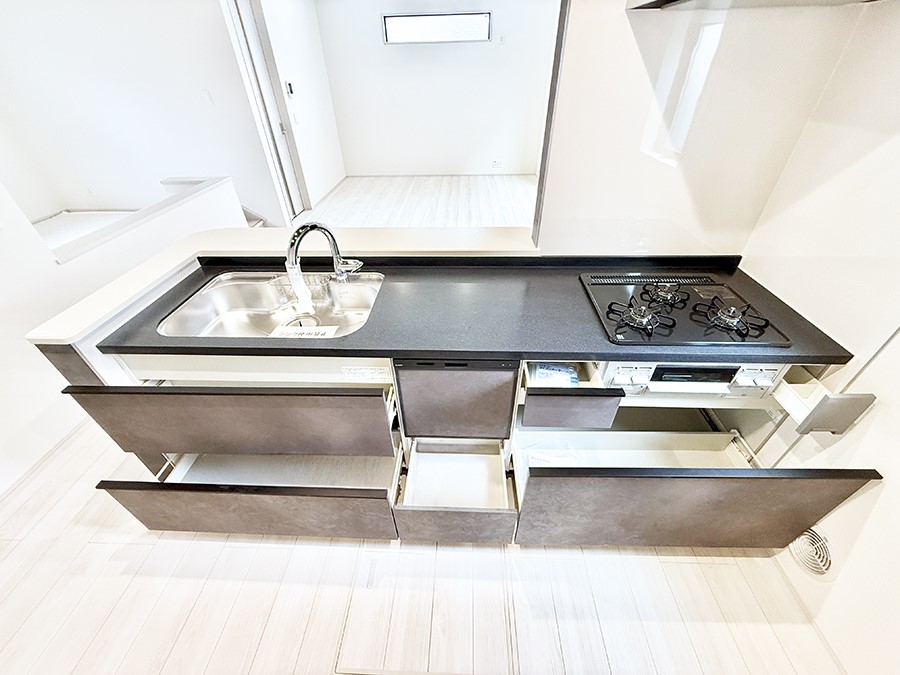 �L�b�`�� �������Ƒ����J��[�߂�A������̂���L�b�`��