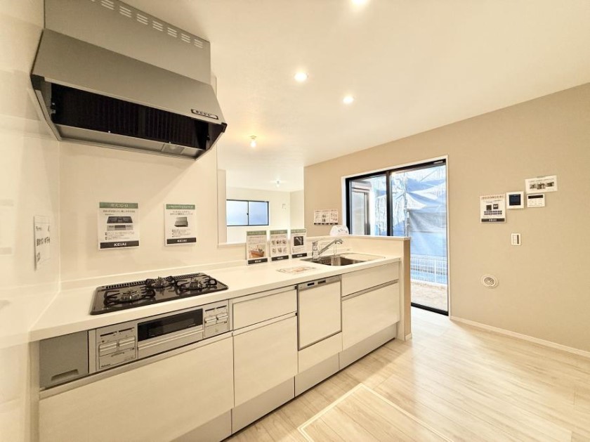 �L�b�`�� �������Ƒ����J��[�߂�A������̂���L�b�`��