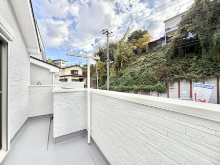 �o���R�j�[ ������ �G�߂̈ڂ낢����������J���I�ȋ�Ԃł�