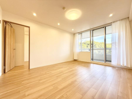 ���r���O ���������S�n�̂����A���z�̃��r���O