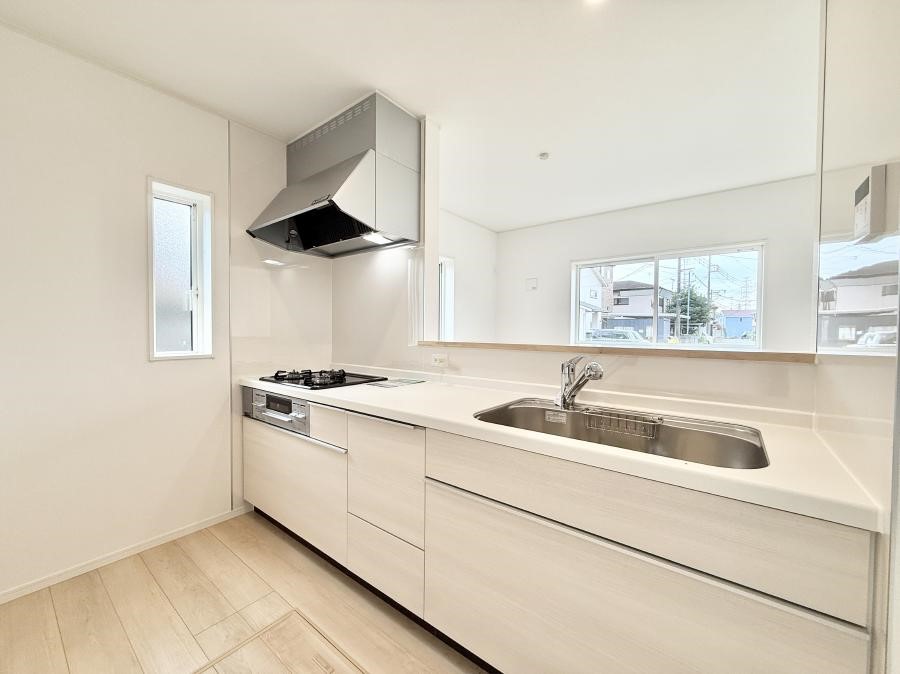 �L�b�`�� ���������y���݂ƐH�ׂ�K����͂���L�b�`��