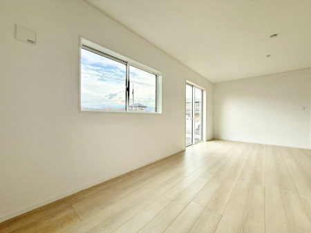 ���r���O ���������S�n�̂����A���z�̃��r���O