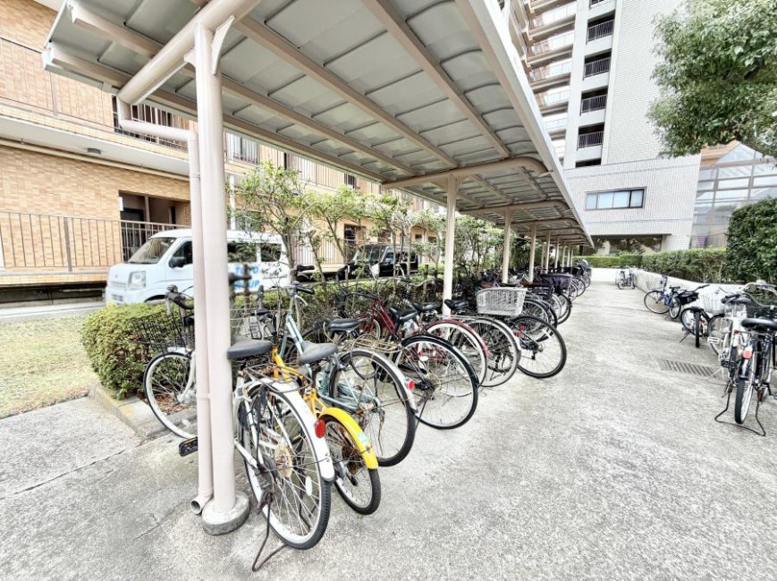 ���̑� �O�ρ����X�̈ړ��ɕ֗��Ȓ��փX�y�[�X����������m�ۂ���Ă��܂�