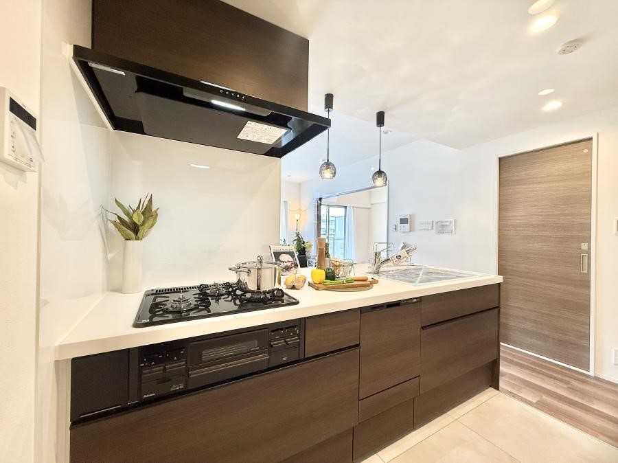 Lb` ƑƂȂAR~jP[V̏