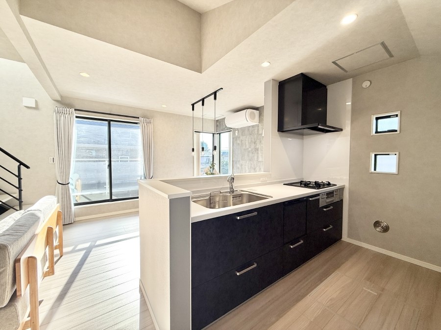 �L�b�`�� �����������������Ɗy�����Ȃ�A���K�ȃL�b�`�����