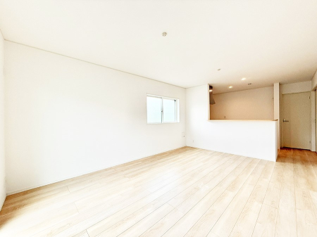 ���r���O ���������S�n�̂����A���z�̃��r���O