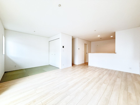 ���r���O ���������S�n�̂����A���z�̃��r���O