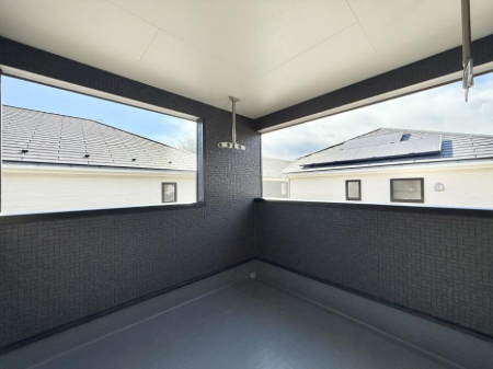 �o���R�j�[ ������ �G�߂̈ڂ낢����������J���I�ȋ�Ԃł�