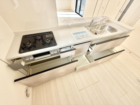 �L�b�`�� �����������������Ɗy�����Ȃ�A���K�ȃL�b�`�����