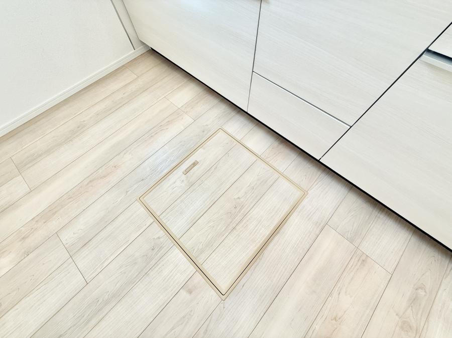 ���̑����� �ݔ����B�ꂽ���[�X�y�[�X�ŉƑS�̂��X�b�L��