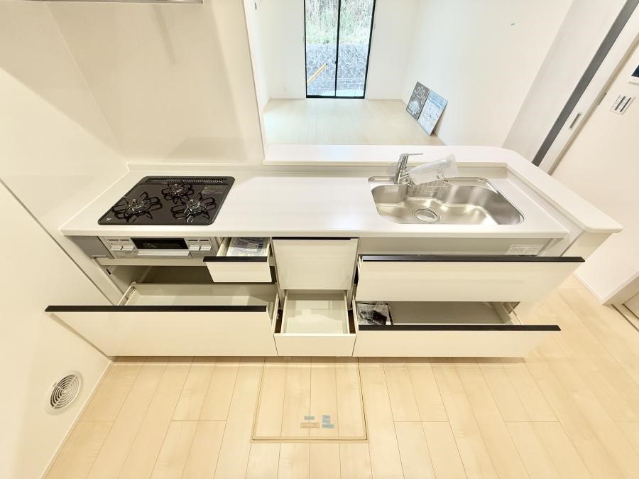 �L�b�`�� �������Ƒ����J��[�߂�A������̂���L�b�`��