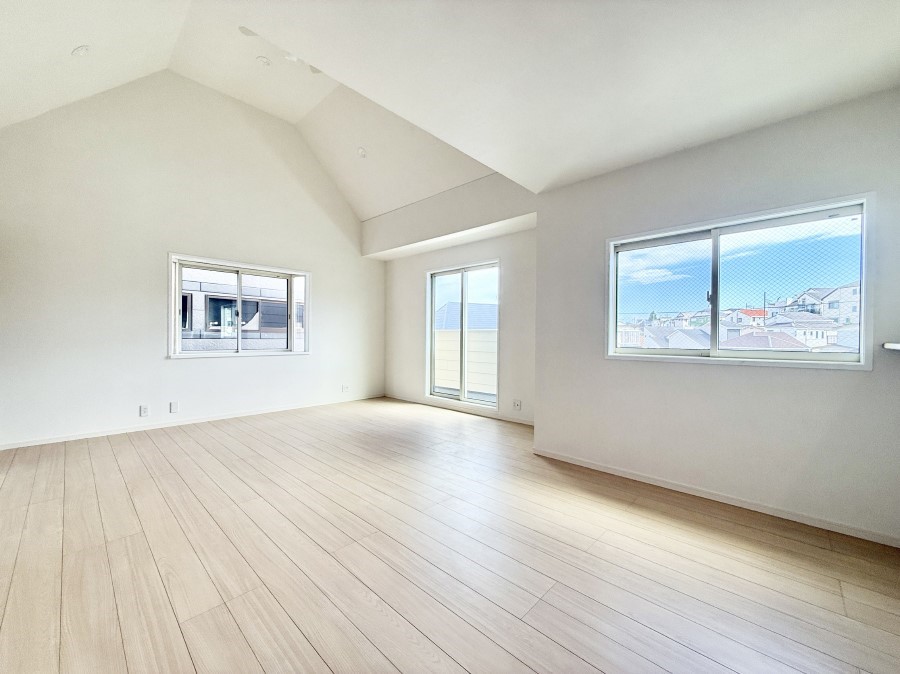 ���r���O ���������났�ƏΊ炪�W�܂�A�S���܂郊�r���O