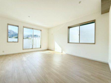 ���r���O ���������R�Ɖ�b�����܂��A�S�n�悢�ЂƂƂ�