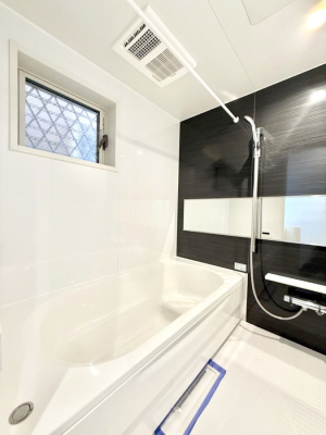 ���� �����������������F�����̕ǖʁA������芰����o�X���[��