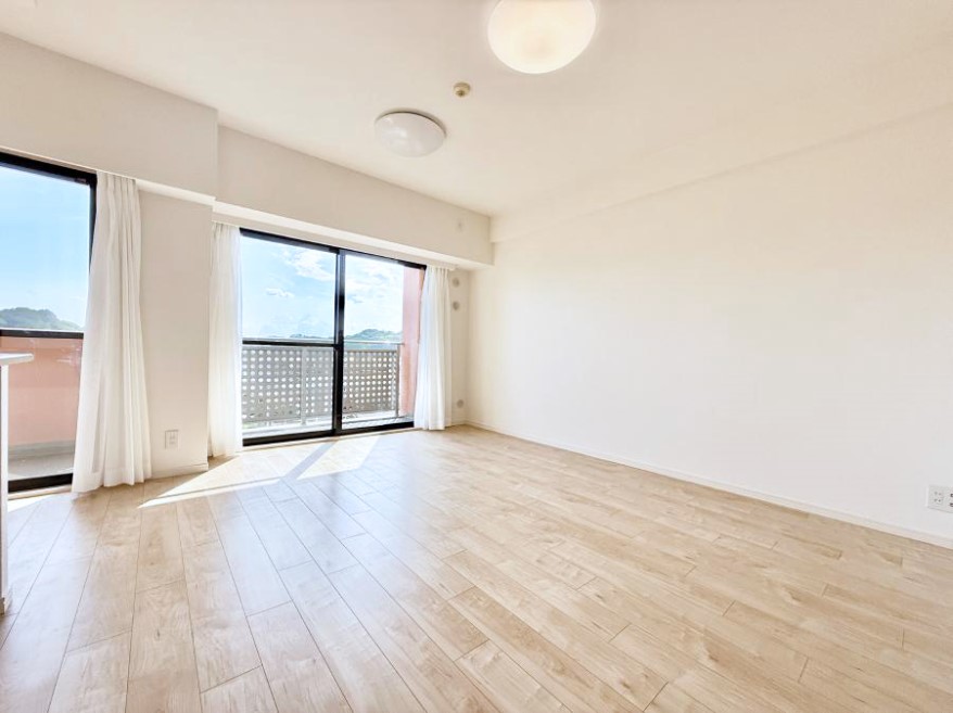 �Q�� ���������̔z�u��ʋC���̗ǂ��݌v�ŕ����̋�C�������炸�A��ɐV�N�ȋ�C������܂�