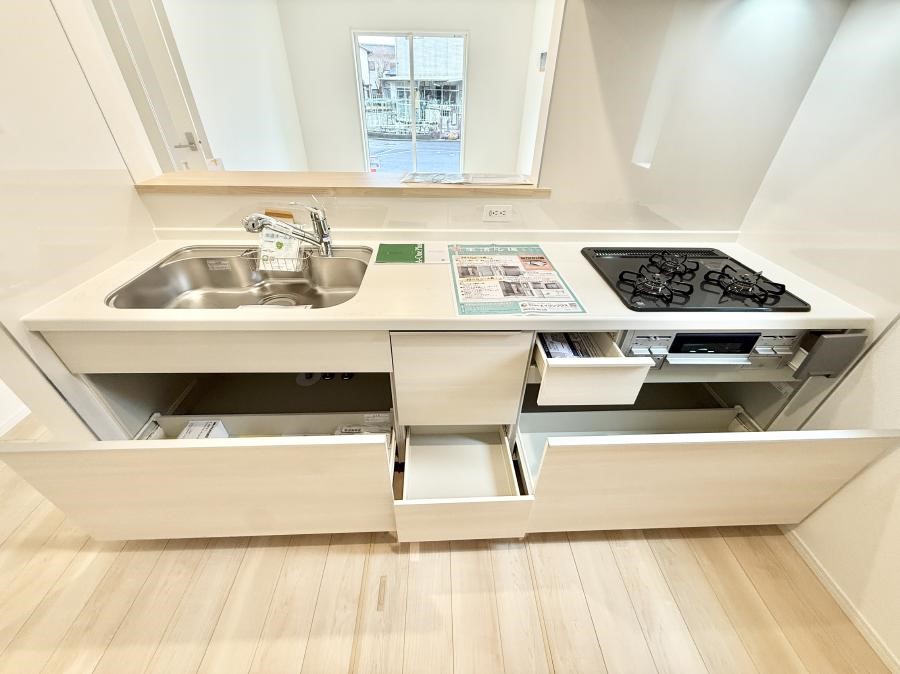 �L�b�`�� �����������������Ɗy�����Ȃ�A���K�ȃL�b�`�����