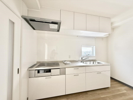 �L�b�`�� �����������������Ԃ����܂��A�Ί炠�ӂ��L�b�`��