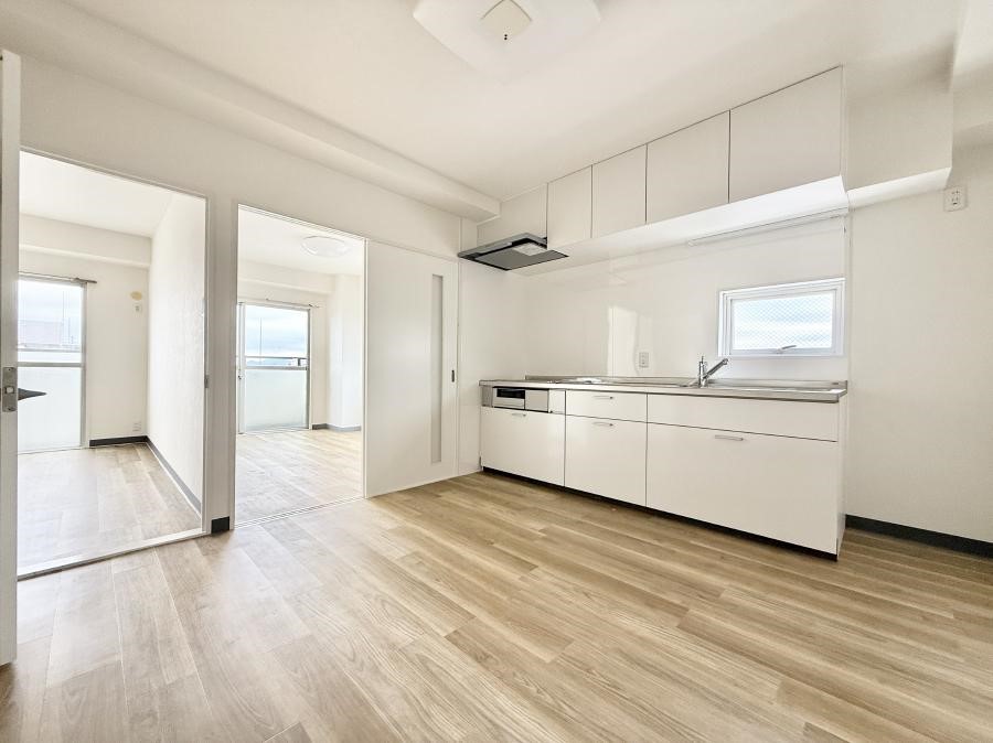 ���r���O �����������������Ɠ��ʂɂ���A�e���̋��