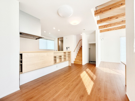 ���r���O ���������R�Ɖ�b�����܂��A�S�n�悢�ЂƂƂ�